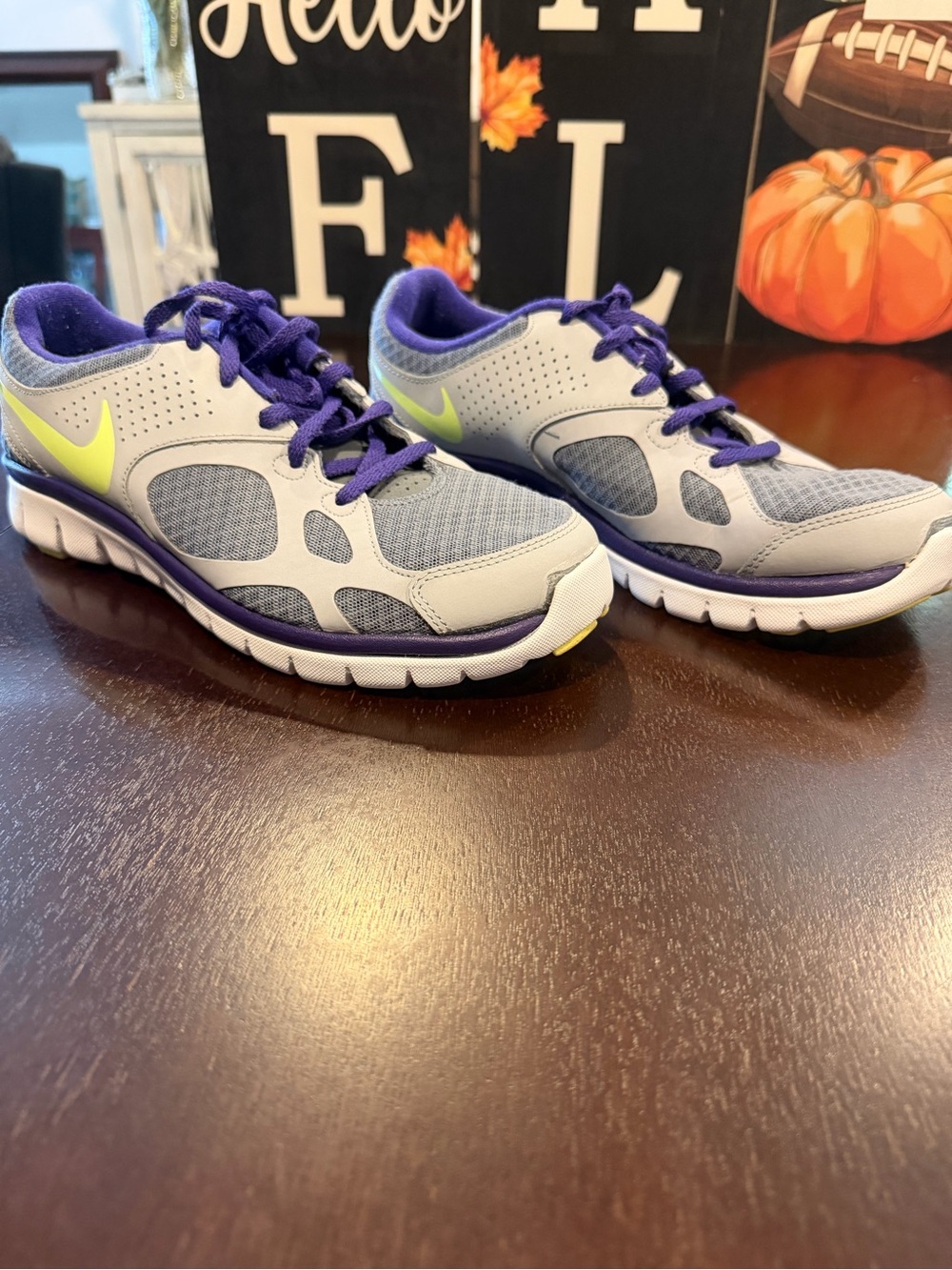 Nike In Season TR2 Women’s Size 9.5 Gray Purple Yellow 599553-007 Exc Condition